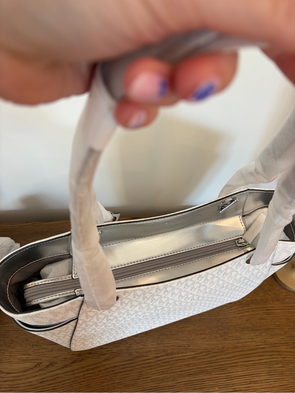 Michael Kors White Signature Logo Tote - Picture 5 of 5